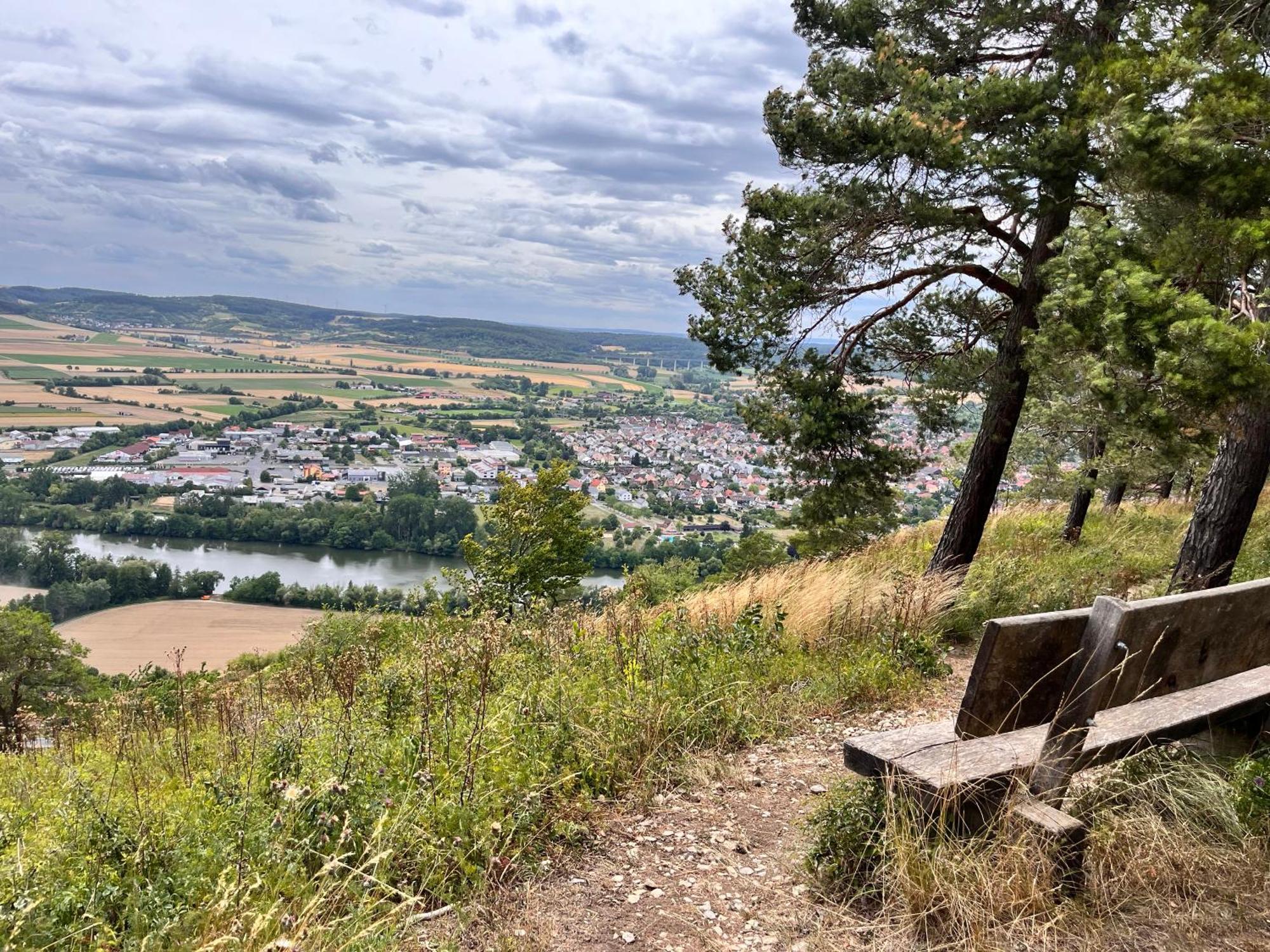 Unterleinach Ferienhaus Weinbergblick - Nahe Wuerzburg - 2 Schlafzimmer - Familienfreundlich - Terrasse מראה חיצוני תמונה